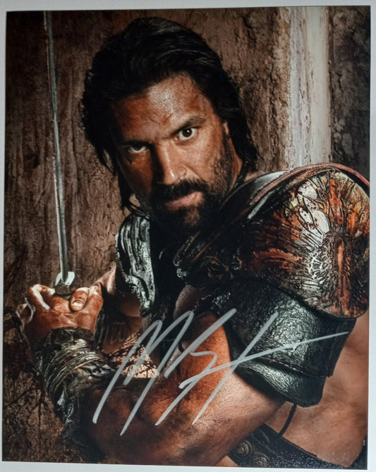 Manu Bennett