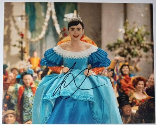 Lily Collins